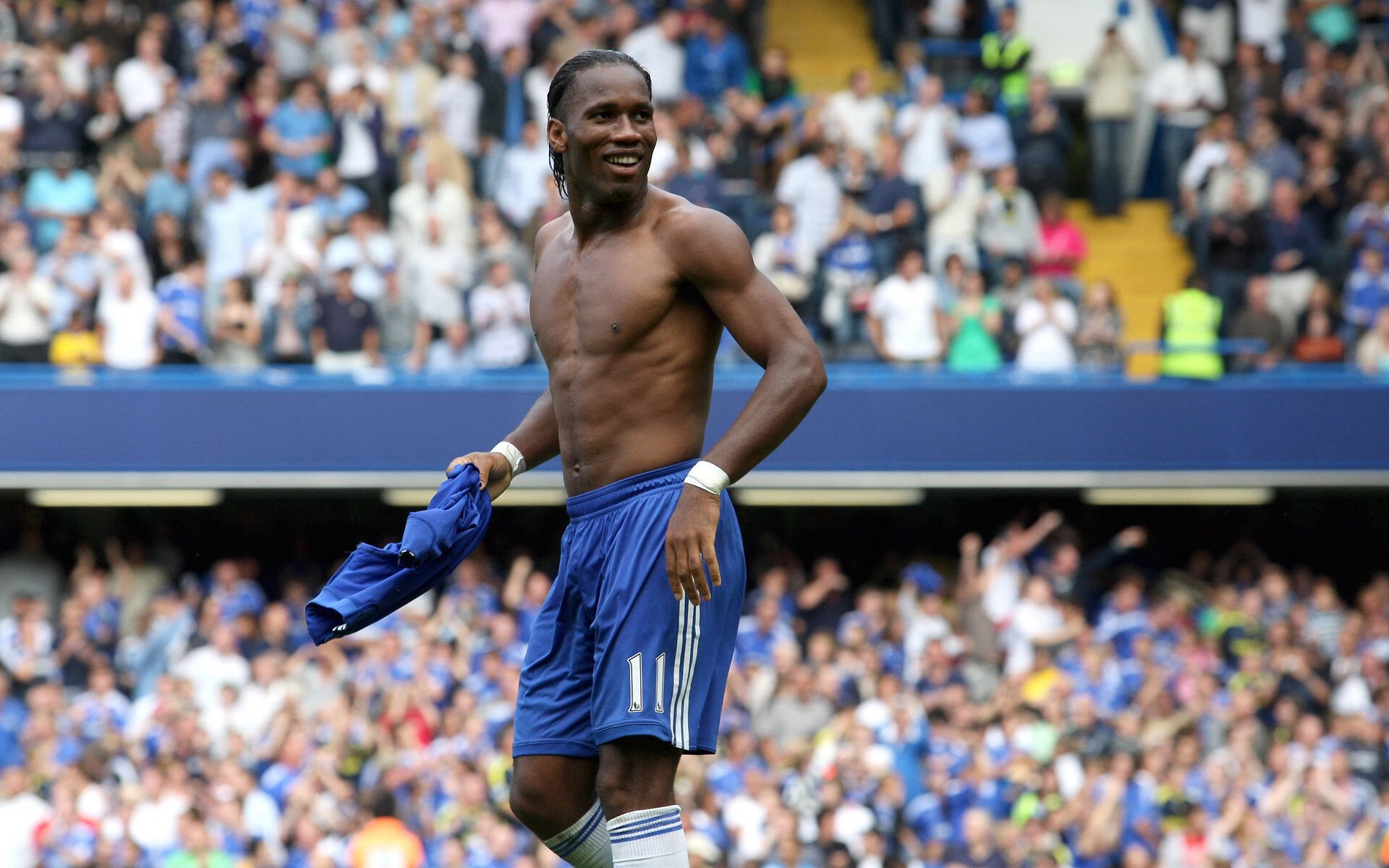 乐鱼（中国）体育官方网站-球迷狂欢夜：现场气氛最火爆的比赛场次盘点，主场气氛最好的球队